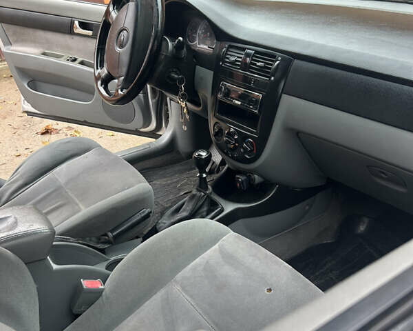 Серый Шевроле Лачетти, объемом двигателя 1.8 л и пробегом 232 тыс. км за 3300 $, фото 9 на Automoto.ua