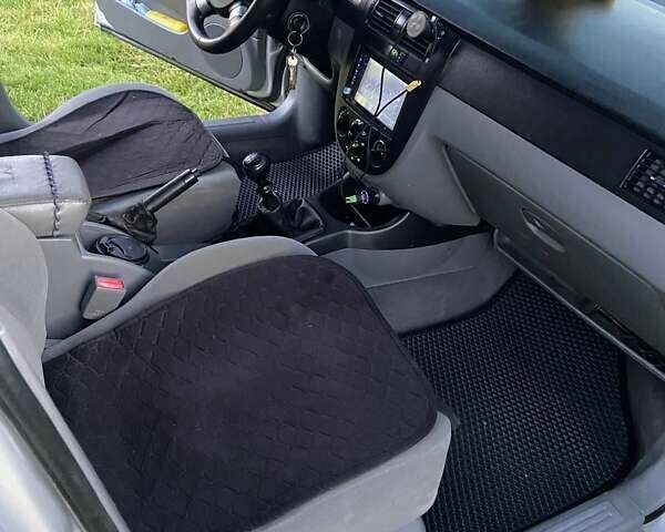 Сірий Шевроле Лачетті, об'ємом двигуна 1.6 л та пробігом 240 тис. км за 3300 $, фото 5 на Automoto.ua