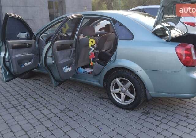 Сірий Шевроле Лачетті, об'ємом двигуна 1.8 л та пробігом 250 тис. км за 4100 $, фото 5 на Automoto.ua