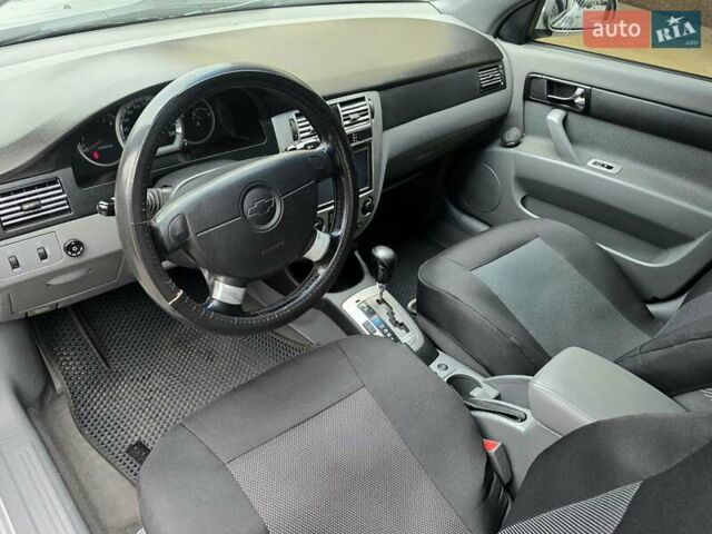 Серый Шевроле Лачетти, объемом двигателя 1.8 л и пробегом 240 тыс. км за 3900 $, фото 12 на Automoto.ua