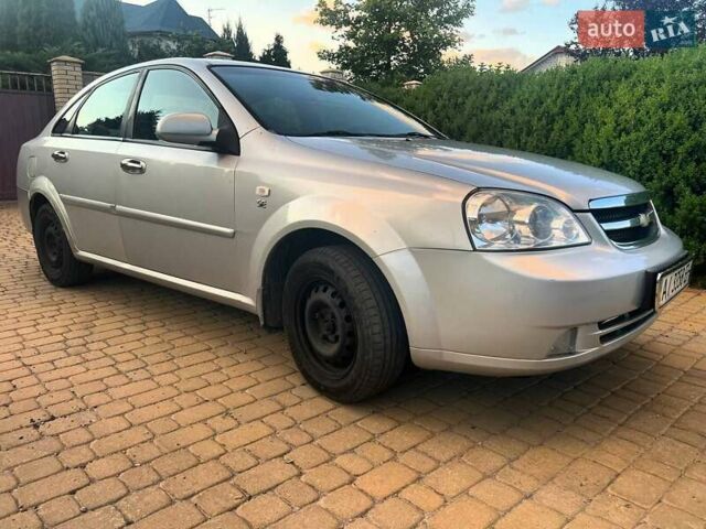 Серый Шевроле Лачетти, объемом двигателя 1.6 л и пробегом 315 тыс. км за 3900 $, фото 3 на Automoto.ua