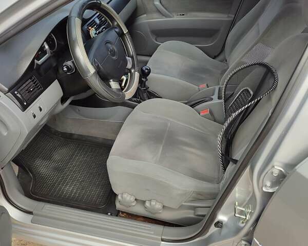 Сірий Шевроле Лачетті, об'ємом двигуна 1.6 л та пробігом 233 тис. км за 5300 $, фото 2 на Automoto.ua