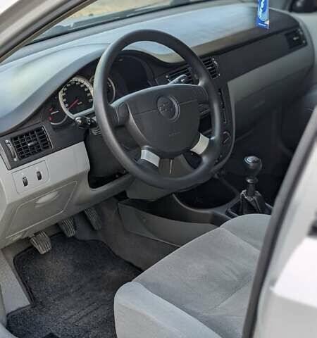 Серый Шевроле Лачетти, объемом двигателя 1.6 л и пробегом 195 тыс. км за 4500 $, фото 9 на Automoto.ua