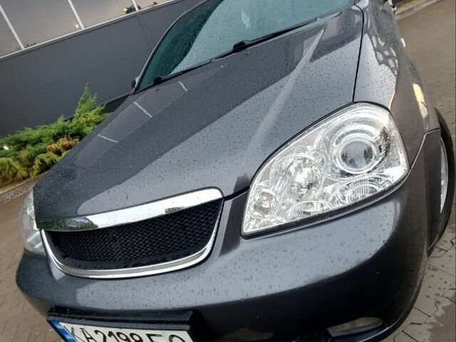 Серый Шевроле Лачетти, объемом двигателя 1.8 л и пробегом 284 тыс. км за 5000 $, фото 2 на Automoto.ua