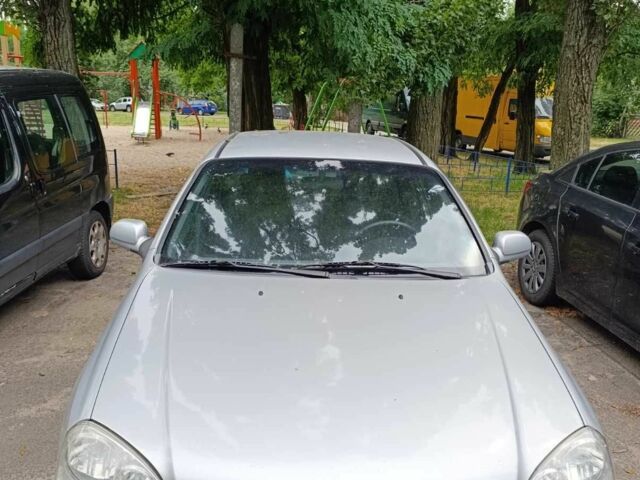 Серый Шевроле Лачетти, объемом двигателя 1.8 л и пробегом 257 тыс. км за 3432 $, фото 2 на Automoto.ua