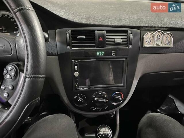 Шевроле Лачетти 2007 в Костополе на Automoto.ua Серый Шевроле Лачетти, объемом двигателя 1.6 л и пробегом 280 тыс. км за 4300 $, фото 6 на Automoto.ua