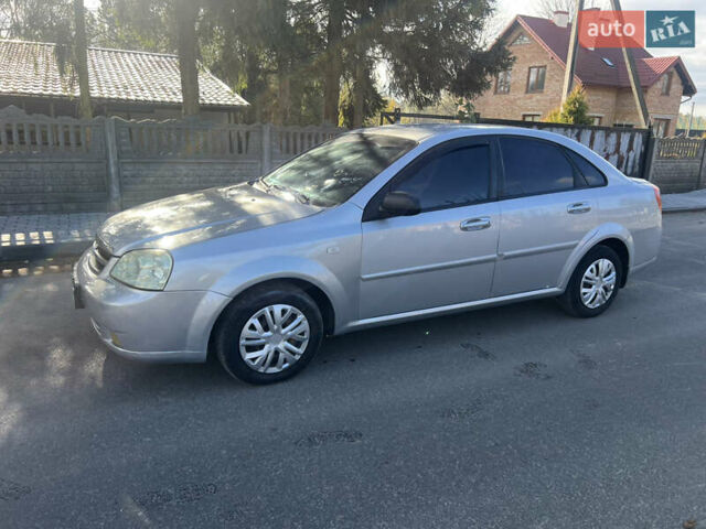 Серый Шевроле Лачетти, объемом двигателя 1.6 л и пробегом 300 тыс. км за 3200 $, фото 3 на Automoto.ua