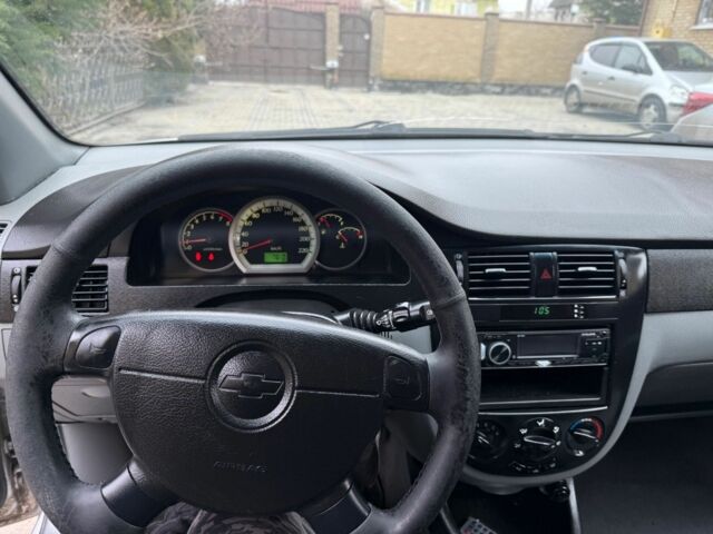 Серый Шевроле Лачетти, объемом двигателя 1.8 л и пробегом 187 тыс. км за 3700 $, фото 4 на Automoto.ua