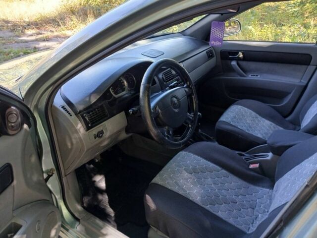 Серый Шевроле Лачетти, объемом двигателя 1.8 л и пробегом 140 тыс. км за 3800 $, фото 7 на Automoto.ua