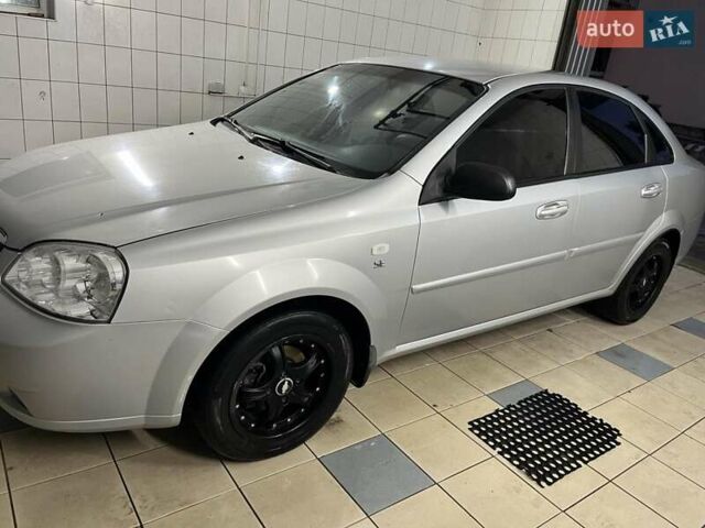 Шевроле Лачетти 2007 в Костополе на Automoto.ua Серый Шевроле Лачетти, объемом двигателя 1.6 л и пробегом 280 тыс. км за 4300 $, фото 3 на Automoto.ua