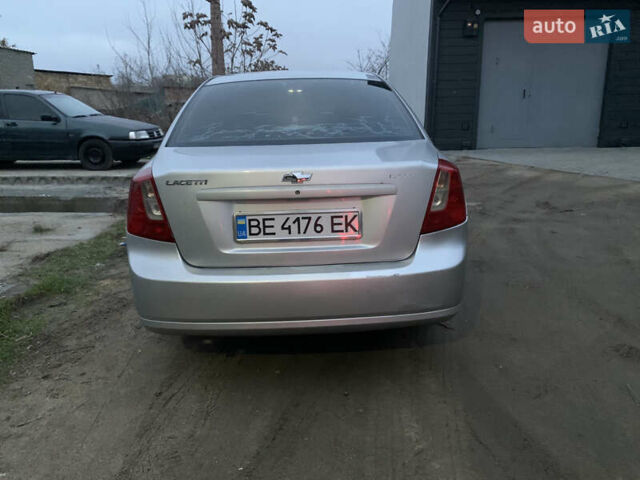 Серый Шевроле Лачетти, объемом двигателя 1.6 л и пробегом 296 тыс. км за 3600 $, фото 2 на Automoto.ua