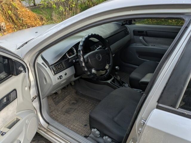 Серый Шевроле Лачетти, объемом двигателя 1.6 л и пробегом 200 тыс. км за 3000 $, фото 6 на Automoto.ua