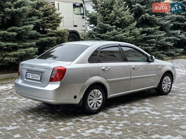 Серый Шевроле Лачетти, объемом двигателя 1.8 л и пробегом 240 тыс. км за 3999 $, фото 6 на Automoto.ua