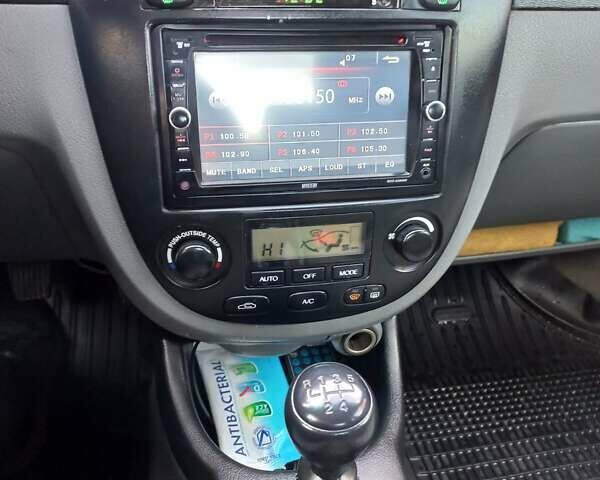 Серый Шевроле Лачетти, объемом двигателя 1.6 л и пробегом 128 тыс. км за 4750 $, фото 7 на Automoto.ua