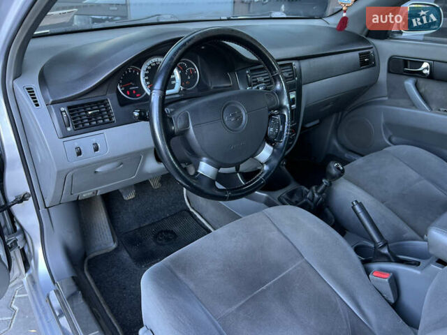 Сірий Шевроле Лачетті, об'ємом двигуна 1.8 л та пробігом 181 тис. км за 3350 $, фото 24 на Automoto.ua