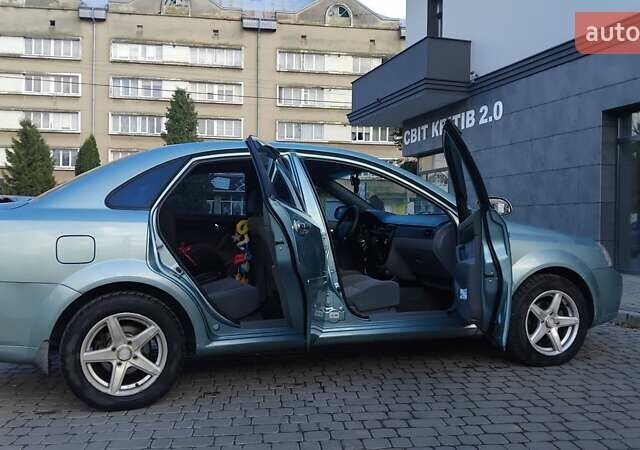 Сірий Шевроле Лачетті, об'ємом двигуна 1.8 л та пробігом 250 тис. км за 4100 $, фото 9 на Automoto.ua