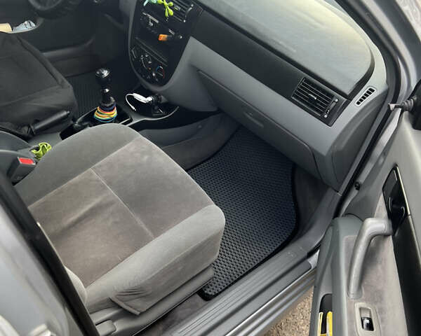 Сірий Шевроле Лачетті, об'ємом двигуна 1.6 л та пробігом 101 тис. км за 5000 $, фото 4 на Automoto.ua