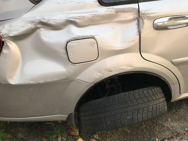 Сірий Шевроле Лачетті, об'ємом двигуна 1.8 л та пробігом 220 тис. км за 1072 $, фото 6 на Automoto.ua