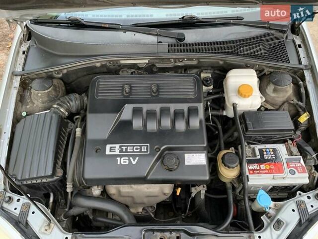 Серый Шевроле Лачетти, объемом двигателя 1.6 л и пробегом 214 тыс. км за 4900 $, фото 16 на Automoto.ua