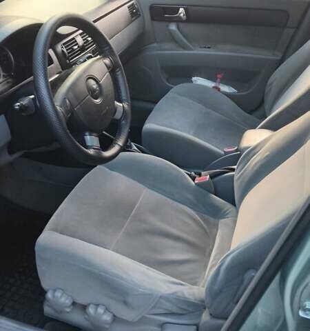 Сірий Шевроле Лачетті, об'ємом двигуна 1.8 л та пробігом 250 тис. км за 4100 $, фото 18 на Automoto.ua