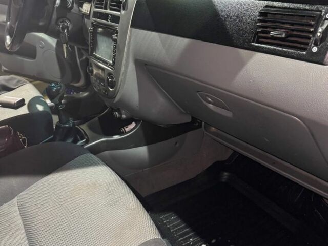 Серый Шевроле Лачетти, объемом двигателя 1.8 л и пробегом 244 тыс. км за 3100 $, фото 9 на Automoto.ua