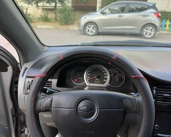 Сірий Шевроле Лачетті, об'ємом двигуна 1.6 л та пробігом 187 тис. км за 3150 $, фото 4 на Automoto.ua