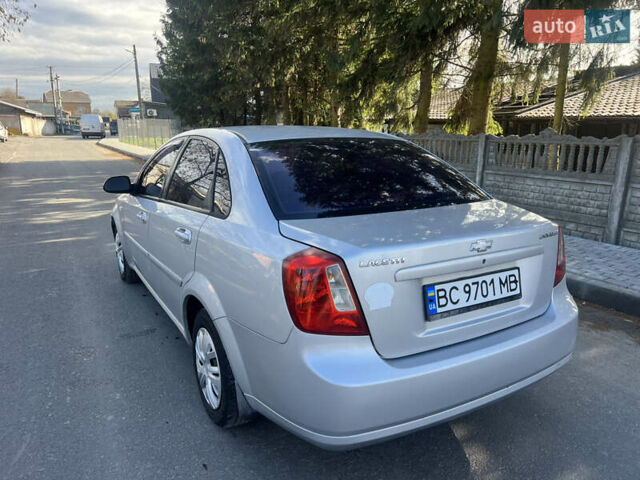 Серый Шевроле Лачетти, объемом двигателя 1.6 л и пробегом 300 тыс. км за 3200 $, фото 6 на Automoto.ua