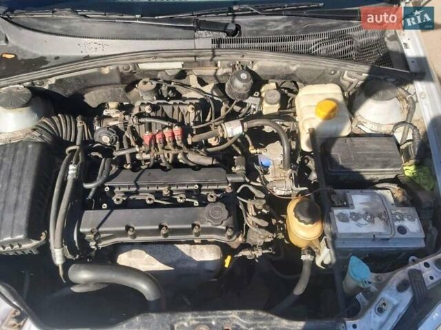 Серый Шевроле Лачетти, объемом двигателя 1.6 л и пробегом 177 тыс. км за 4500 $, фото 3 на Automoto.ua