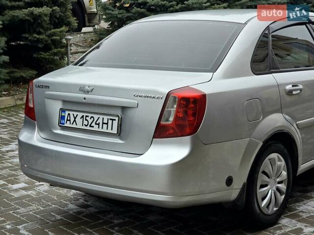 Серый Шевроле Лачетти, объемом двигателя 1.8 л и пробегом 240 тыс. км за 3999 $, фото 5 на Automoto.ua