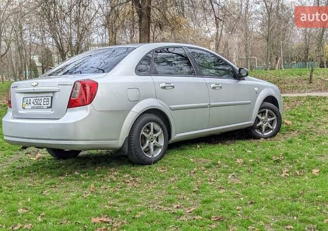 Серый Шевроле Лачетти, объемом двигателя 1.6 л и пробегом 195 тыс. км за 4500 $, фото 1 на Automoto.ua