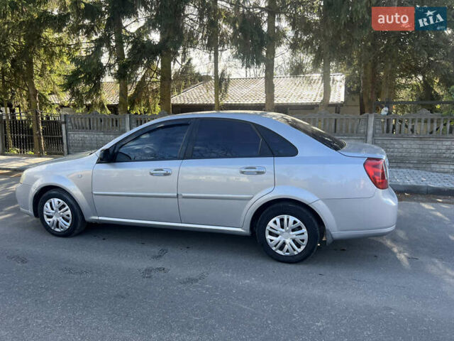 Серый Шевроле Лачетти, объемом двигателя 1.6 л и пробегом 300 тыс. км за 3200 $, фото 4 на Automoto.ua