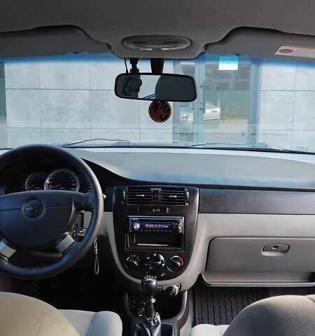 Сірий Шевроле Лачетті, об'ємом двигуна 1.8 л та пробігом 250 тис. км за 4100 $, фото 15 на Automoto.ua