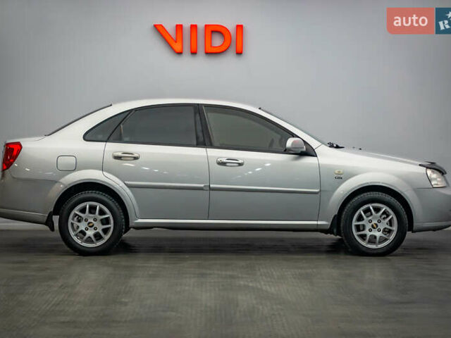 Серый Шевроле Лачетти, объемом двигателя 1.8 л и пробегом 127 тыс. км за 6404 $, фото 3 на Automoto.ua