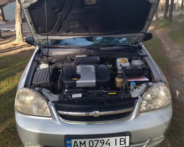 Сірий Шевроле Лачетті, об'ємом двигуна 1.8 л та пробігом 287 тис. км за 4500 $, фото 5 на Automoto.ua