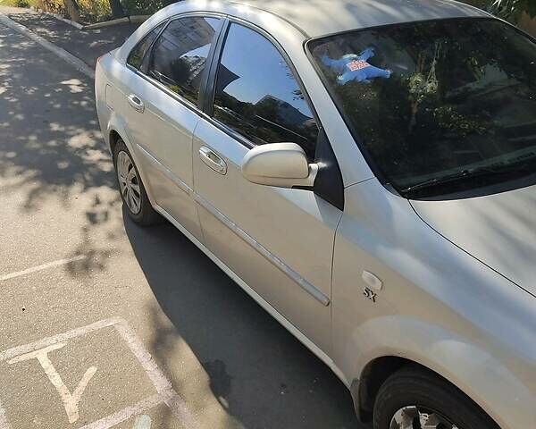 Серый Шевроле Лачетти, объемом двигателя 1.8 л и пробегом 240 тыс. км за 5000 $, фото 3 на Automoto.ua