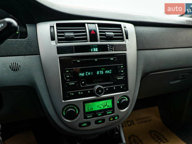 Серый Шевроле Лачетти, объемом двигателя 1.8 л и пробегом 127 тыс. км за 6404 $, фото 13 на Automoto.ua