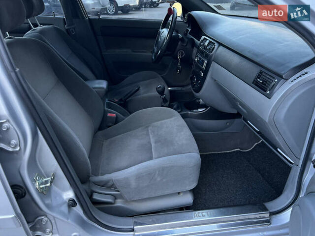 Сірий Шевроле Лачетті, об'ємом двигуна 1.8 л та пробігом 181 тис. км за 3350 $, фото 26 на Automoto.ua