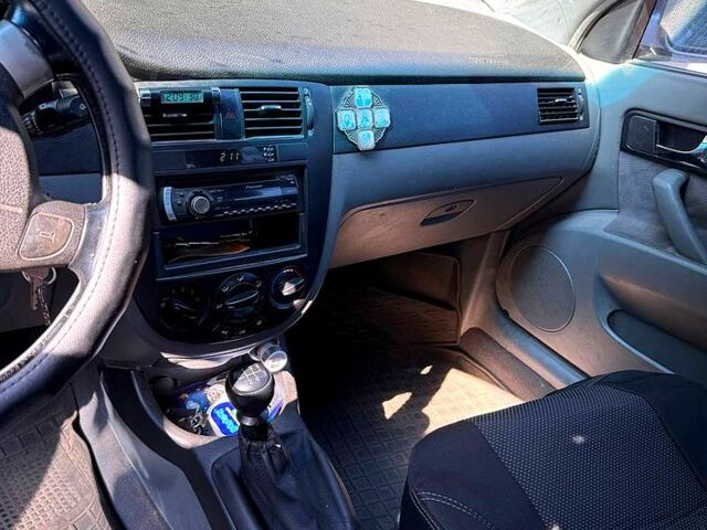 Серый Шевроле Лачетти, объемом двигателя 1.8 л и пробегом 149 тыс. км за 5000 $, фото 7 на Automoto.ua