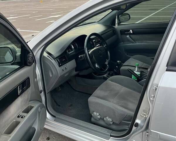 Серый Шевроле Лачетти, объемом двигателя 1.8 л и пробегом 137 тыс. км за 4500 $, фото 7 на Automoto.ua