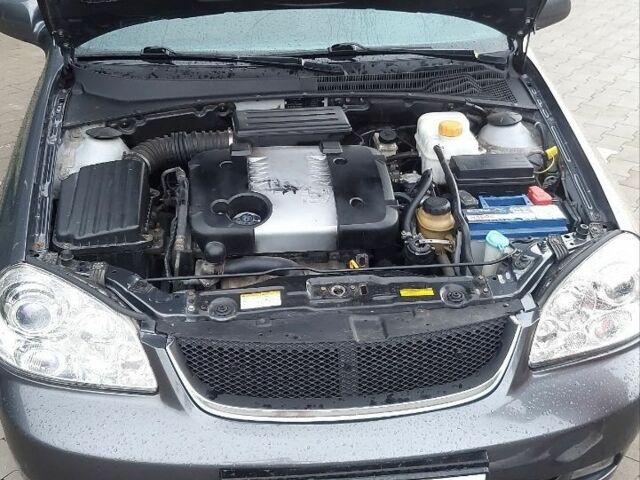 Серый Шевроле Лачетти, объемом двигателя 1.8 л и пробегом 284 тыс. км за 5000 $, фото 1 на Automoto.ua