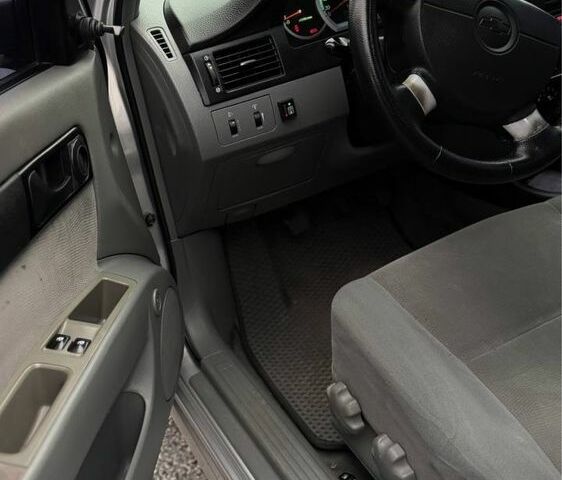 Сірий Шевроле Лачетті, об'ємом двигуна 1.6 л та пробігом 200 тис. км за 3300 $, фото 6 на Automoto.ua