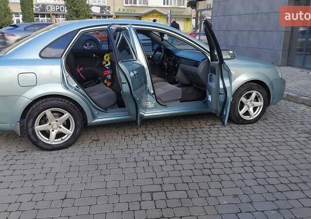 Сірий Шевроле Лачетті, об'ємом двигуна 1.8 л та пробігом 250 тис. км за 4100 $, фото 6 на Automoto.ua