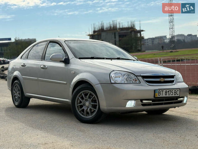 Серый Шевроле Лачетти, объемом двигателя 1.8 л и пробегом 235 тыс. км за 3550 $, фото 3 на Automoto.ua