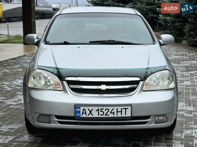 Серый Шевроле Лачетти, объемом двигателя 1.8 л и пробегом 240 тыс. км за 3999 $, фото 2 на Automoto.ua