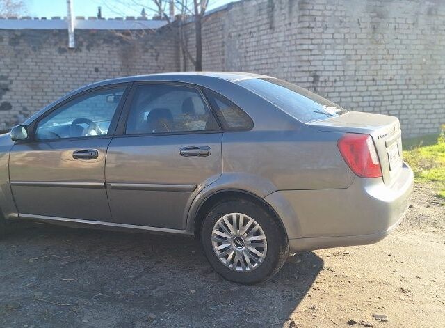 Серый Шевроле Лачетти, объемом двигателя 1.8 л и пробегом 260 тыс. км за 3100 $, фото 4 на Automoto.ua