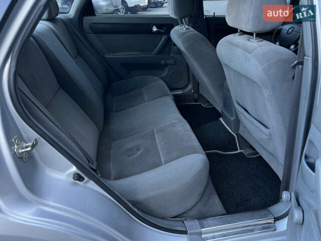 Серый Шевроле Лачетти, объемом двигателя 1.8 л и пробегом 181 тыс. км за 3200 $, фото 25 на Automoto.ua