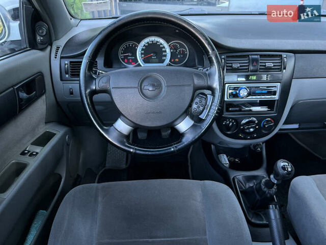 Сірий Шевроле Лачетті, об'ємом двигуна 1.8 л та пробігом 181 тис. км за 3350 $, фото 9 на Automoto.ua