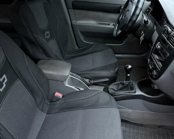 Серый Шевроле Лачетти, объемом двигателя 1.8 л и пробегом 149 тыс. км за 4500 $, фото 6 на Automoto.ua