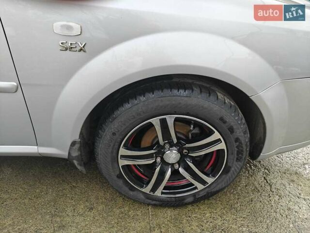 Серый Шевроле Лачетти, объемом двигателя 1.6 л и пробегом 102 тыс. км за 5300 $, фото 7 на Automoto.ua