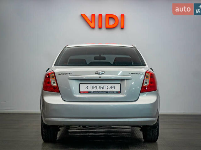 Серый Шевроле Лачетти, объемом двигателя 1.8 л и пробегом 127 тыс. км за 6404 $, фото 5 на Automoto.ua